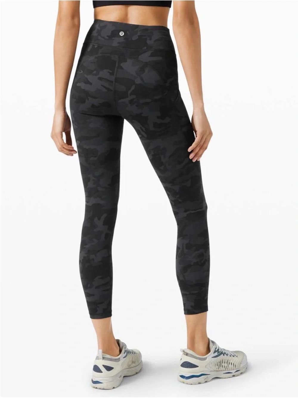 Lululemon Invigorate High-Rise Crop Leggings 25” in Incognito Camo, Size 6 - Picture 10 of 12
